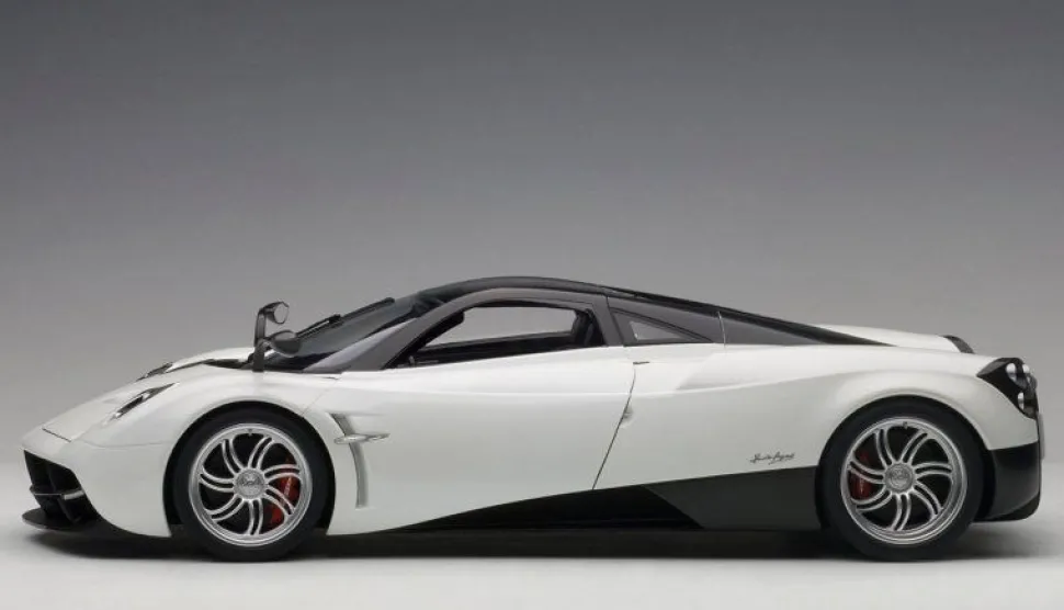 Pagani Huayra White 1/12 Model Car Autoart 12231