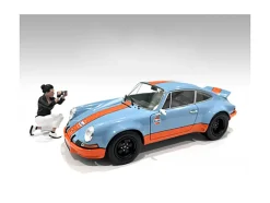 Photographers Figure #5 for 1/24 Scale Models by American Diorama