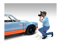 Photographers Figure #3 for 1/24 Scale Models by American Diorama