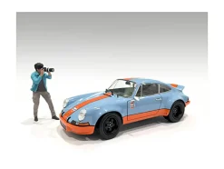 Photographers Figure #1 for 1/18 Scale Models by American Diorama