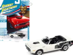 1971 Plymouth Barracuda Convertible Sno White Black Hemi Side Billboards Class of 1971 Limited Edition 7418 pieces Worldwide Muscle Cars USA Series 1/64 Diecast Model Car Johnny Lightning JLMC026 JLSP153 A