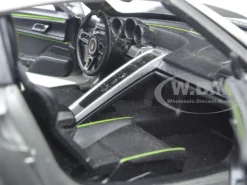 Porsche 918 Spyder Silver Closed Roof 1/24 Diecast Model Car Welly 24055