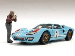 Race Day 1 Figurine II for 1/24 Scale Models American Diorama 76384
