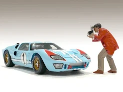 Race Day 1 Figurine III for 1/18 Scale Models American Diorama 76285