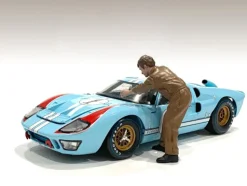 Race Day 1 Figurine V for 1/24 Scale Models American Diorama 76387