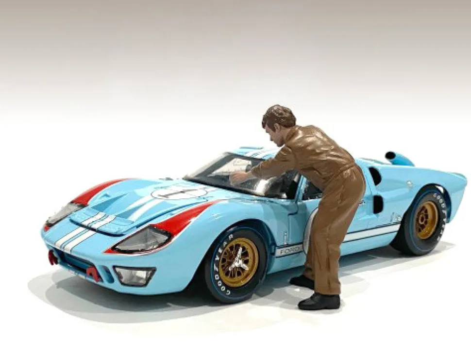 Race Day 1 Figurine V for 1/24 Scale Models American Diorama 76387