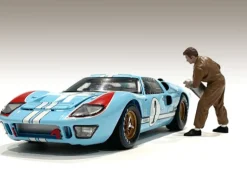 Race Day 1 Figurine VI for 1/24 Scale Models American Diorama 76388
