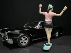 Skateboarder Figurine IV for 1/18 Scale Models American Diorama 38243