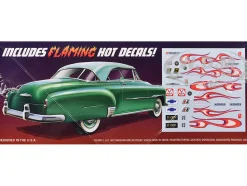 Skill 2 Model Kit 1951 Chevrolet Cruiser 3-in-1 Kit 1/25 Scale Model by AMT