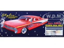 Skill 2 Model Kit 1961 Ford Galaxie Hardtop 3 in 1 Kit 1/25 Scale Model AMT AMT1430