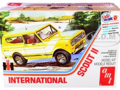 Skill 2 Model Kit IH International Harvester Scout II 1/25 Scale Model AMT AMT1248