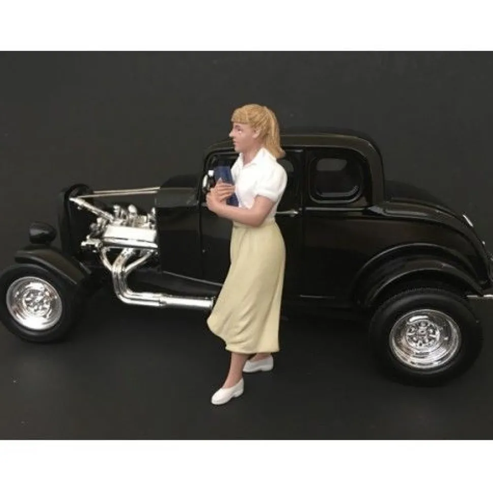 50's Style Figure VIII for 1:24 Scale Models by American Diorama 38258