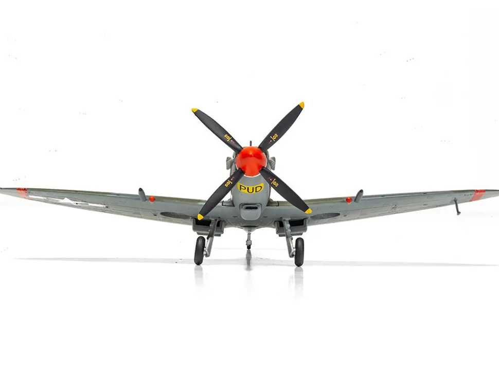 Supermarine Spitfire MkIXC Fighter Aircraft "Porky II, Lt Robert Connor, 309th Fighter Squadron, 31st Fighter Group" (1943) United States Army Air Forces "The Aviation Archive" Series 1/72 Diecast Model by Corgi
