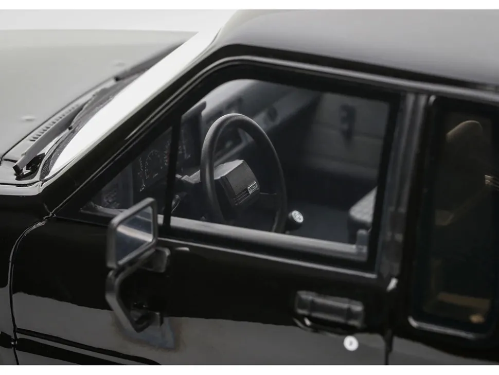 1985 Toyota Hilux SR5 Pickup Truck Black Limited Edition to 3000 pieces Worldwide 1/18 Model Car by Otto Mobile