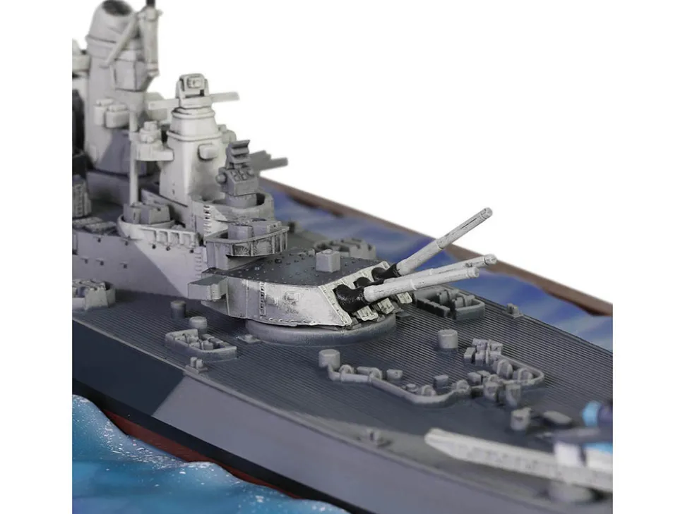 USS Missouri BB 63 Iowa class Battleship Battle of Okinawa 1945 United States Navy Waterline Edition Battleship Series 1/700 Diecast Model Forces of Valor FOV-862031B