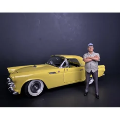 Weekend Car Show Figurine II for 1/24 Scale Models American Diorama 38310